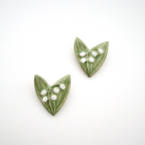 po-to-bo Lily of the valley brooch