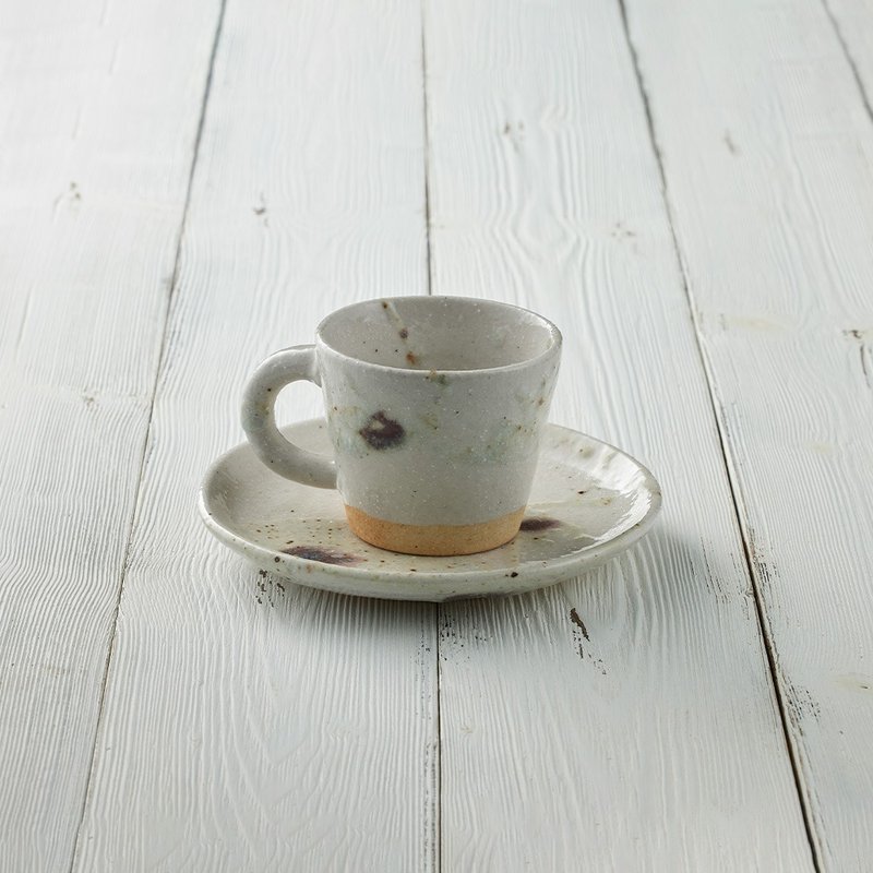 Japanese craftsmanship series-Jinyun white coffee cup and saucer set (2 pieces)-160ml - Cups - Pottery White