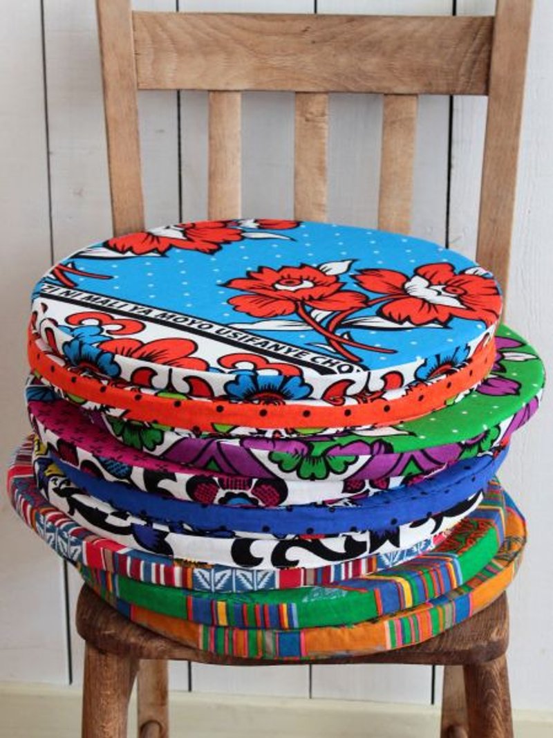 African Kanga Pattern Round Cushion - 枕頭/抱枕 - 其他材質 