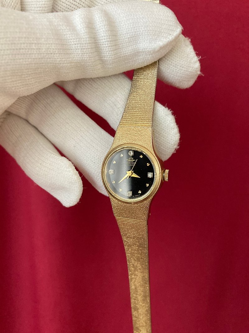 SEIKO Diamond Hour Marker Gold Black Plate Crown Logo Series Handmade Strap Antique Watch - นาฬิกาผู้หญิง - วัสดุอื่นๆ สีทอง