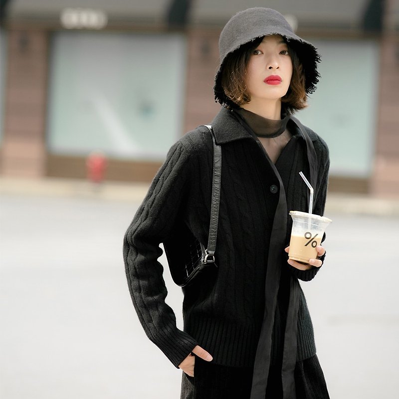 Vertical stripe pattern sweater - black | sweater | sweater | winter | wool | Sora-396 - สเวตเตอร์ผู้หญิง - ขนแกะ สีดำ