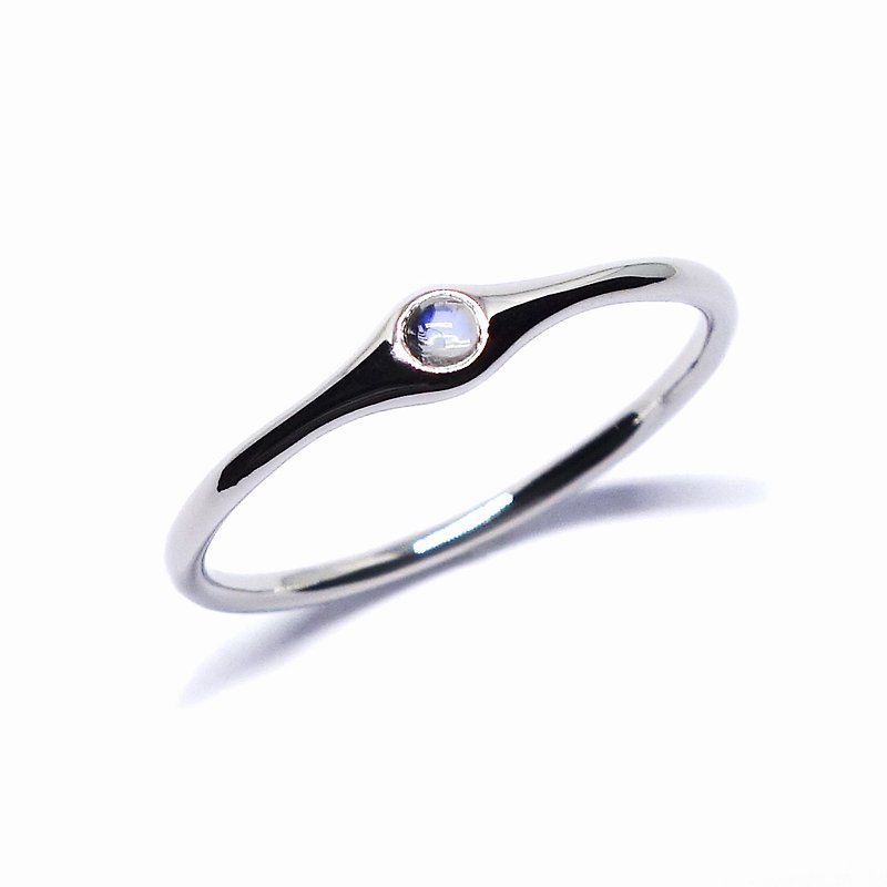 Royal blue moonston eplatinum minimum ring【Pio by Parakee】青月光石戒指 - General Rings - Gemstone Blue