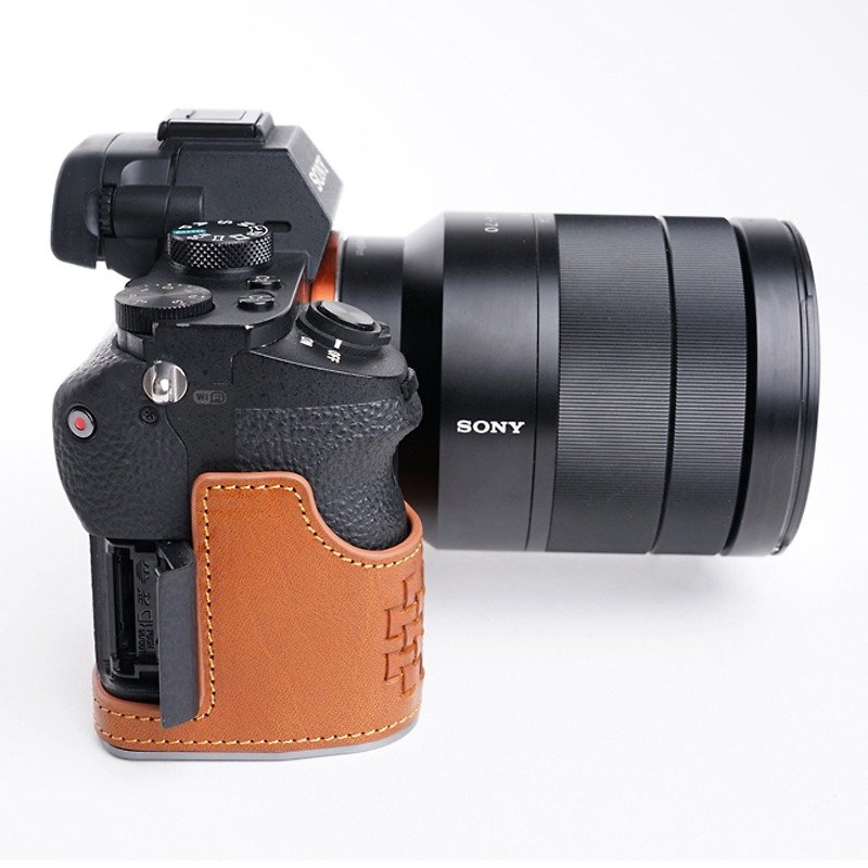 Martin Duke Camera Body Case Foe Sony A7II/A7RII Light Brown - Cameras - Genuine Leather Brown