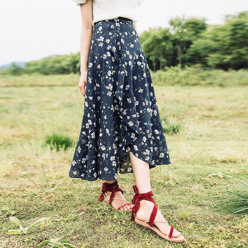 Anne Chen 2017 summer new lady small hole floral skirt - กระโปรง - เส้นใยสังเคราะห์ สีน้ำเงิน
