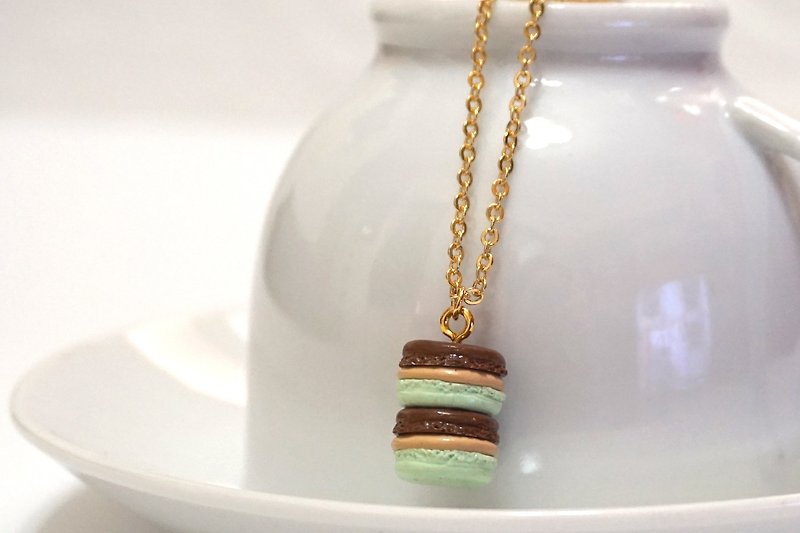 Delicious Macaron necklace mint chocolate X | Simulation dessert sweater chain necklace made of clay - Necklaces - Clay 