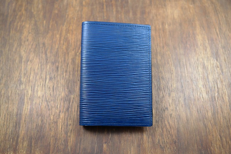APEE皮手工~護照夾~水波紋深藍 - 護照夾/護照套 - 真皮 藍色