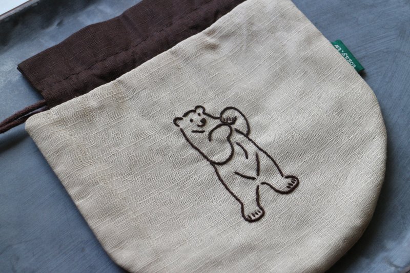 Hand embroidered arc drawstring pocket/Polar Bear M - Toiletry Bags & Pouches - Cotton & Hemp Khaki