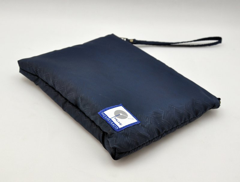 For Your Earth-FALAQI 宝特瓶制万手包包女款 - Clutch Bags - Eco-Friendly Materials Blue