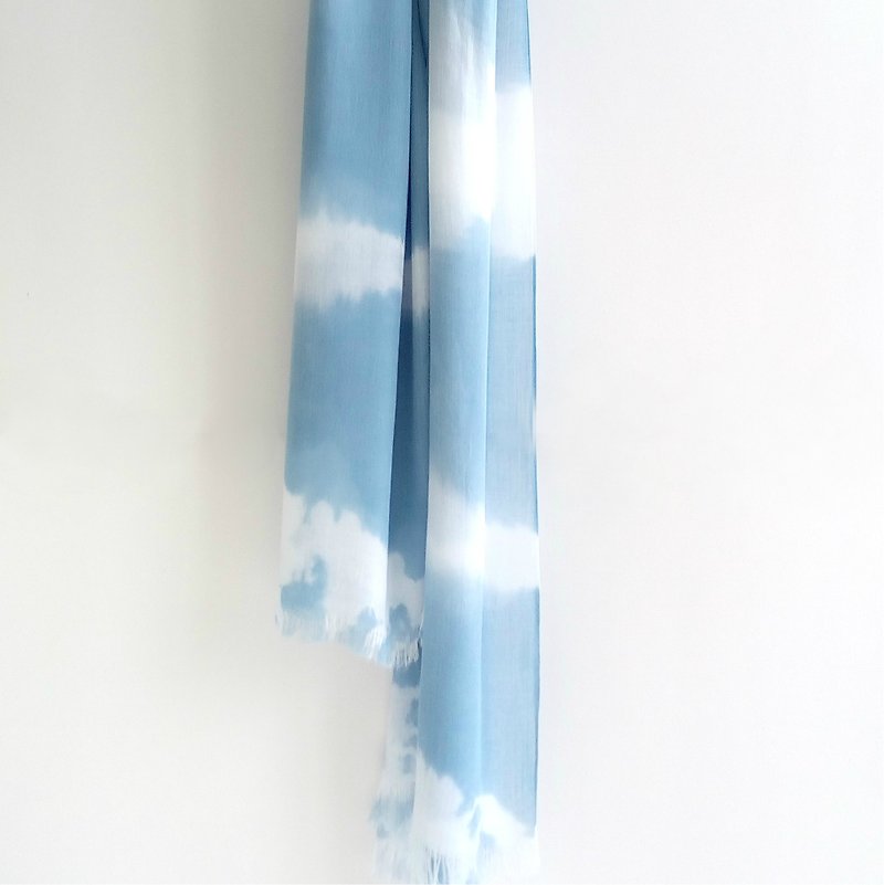 渲染條紋絲巾 藍染 手工染 絲巾 圍巾 披肩 柔軟 天然 限量 文創 - 絲巾 - 絲．絹 藍色