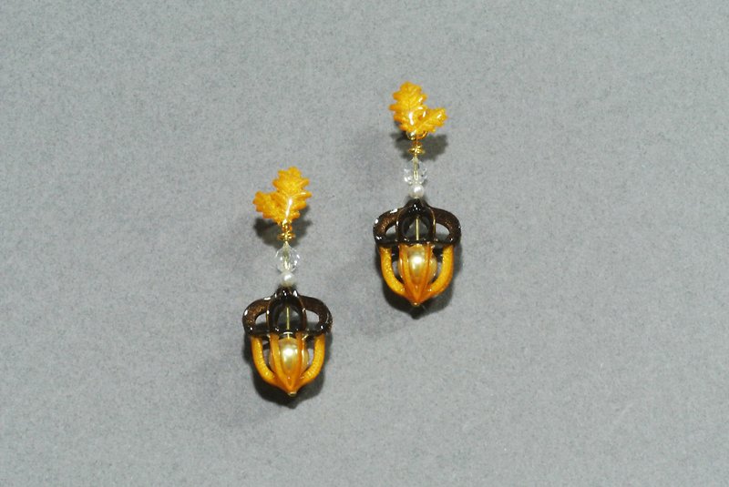 Oak Earrings - Earrings & Clip-ons - Paper Gold