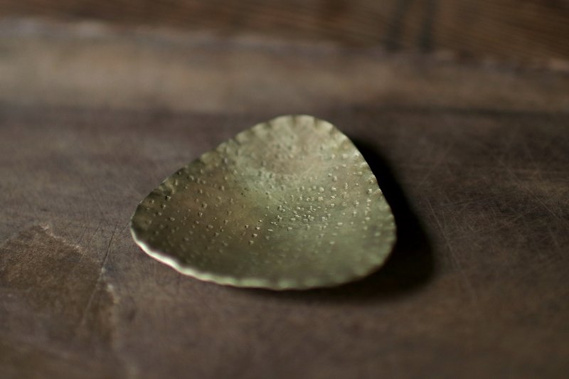 Tanaka bronze _ brass flat disc C9 - Small Plates & Saucers - Copper & Brass Gold