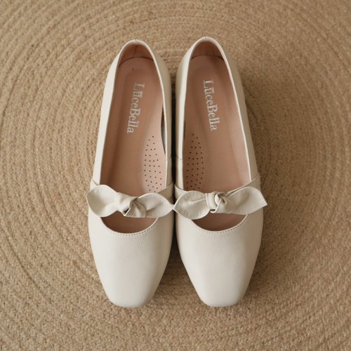 Japanese light and sweet [little butterfly] square toe ballet flats - off-white - small white shoes