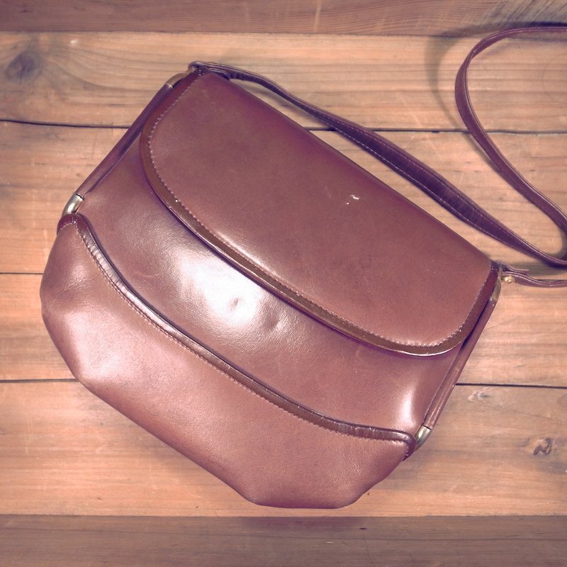 [Bones] GUCCI caramel-colored leather shoulder bag special section genuine antique print bag Vintage - Messenger Bags & Sling Bags - Genuine Leather Brown