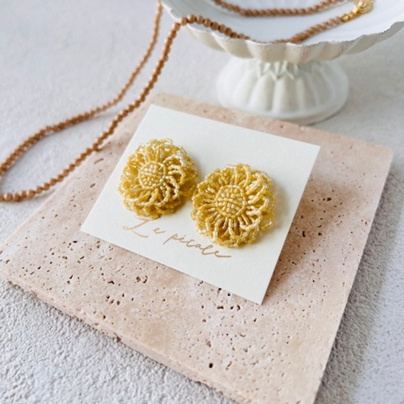 Retro Flower's sunflower-like yellow Clip-On - Earrings & Clip-ons - Other Materials 