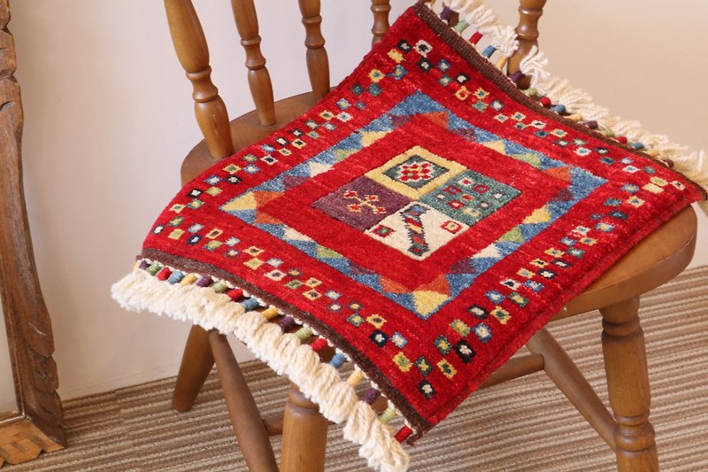 トルコ 手織り絨毯 ハンドメイド ラグ 座布団サイズ 赤 - 毛布・かけ布団 - その他の素材 レッド
