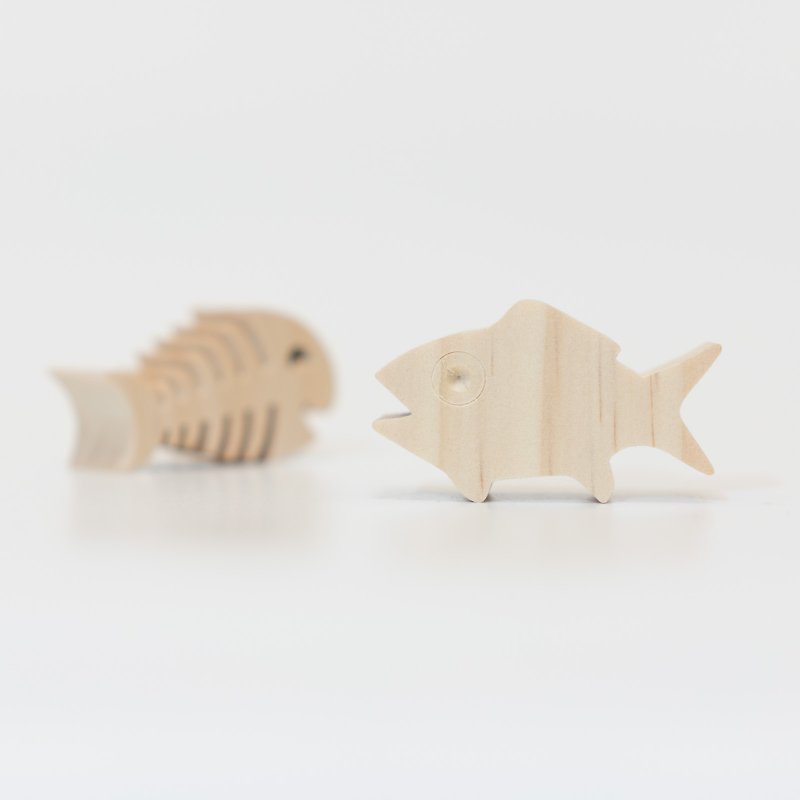wagaZOO thick-cut building blocks ocean series-fish, fish bones - Items for Display - Wood Khaki