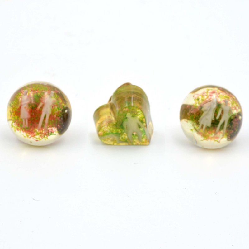 TIMBEE LO一套3隻不散賣清貨 手工製白色人偶冰塊戒指 只有一套 - 戒指 - 樹脂 多色