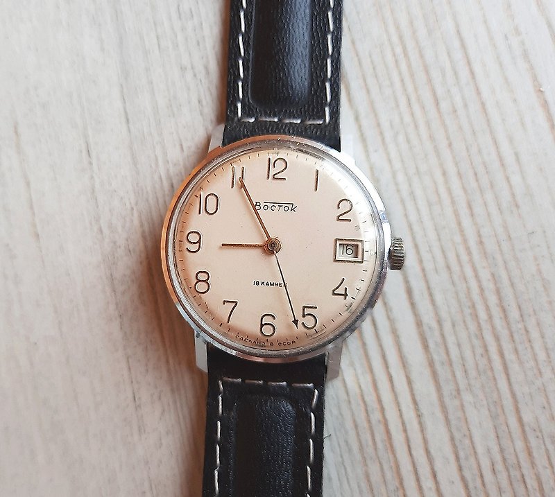 ボストーク 2214 18 宝石メンズ風巻き時計ウォストック ソビエト腕時計ヴィンテージ ソ連 - 腕時計 ユニセックス - ステンレススチール 多色
