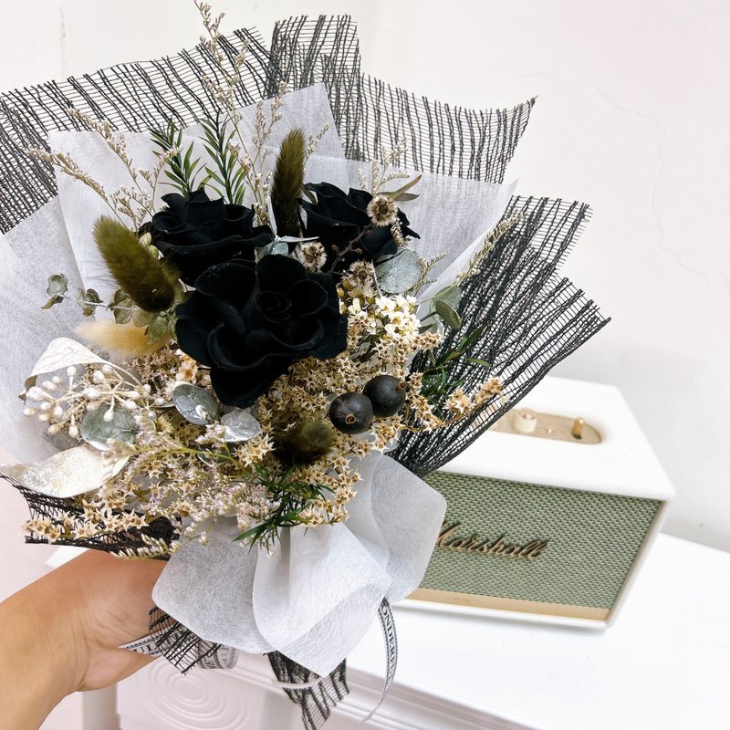 Affectionate sheet music, black rose everlasting bouquet, birthday confession, graduation, Valentine's Day, with bag - ช่อดอกไม้แห้ง - พืช/ดอกไม้ สีดำ