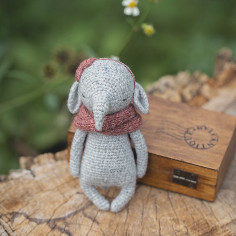 Healing Elephant (about 12 cm)-a handmade doll specially made for newborn babies - ของเล่นเด็ก - ขนแกะ สีเทา