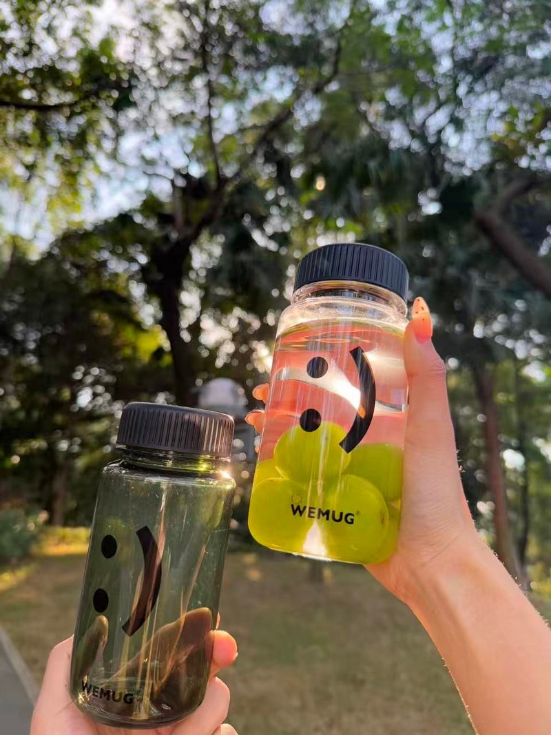Practical Gift, 350ml Smiley Face Heat-Resistant Mini Lightweight Travel Cup Water Bottle - Pitchers - Plastic Multicolor