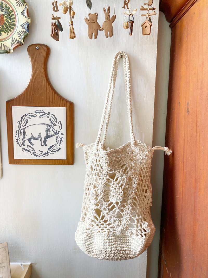 【好日手作】Handmade。手工編織可可色鳳梨花手提側背鏤空包 - 手提包/手提袋 - 棉．麻 咖啡色