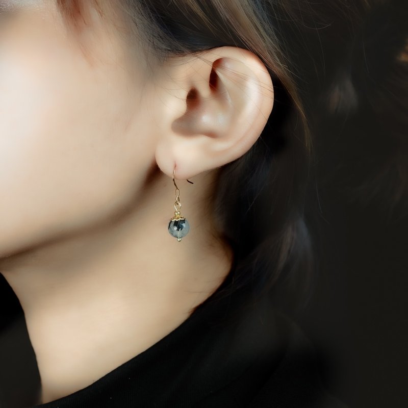 Little Elegant Series l Black Hair Crystal Hook Earrings E0013 - ต่างหู - เครื่องเพชรพลอย 