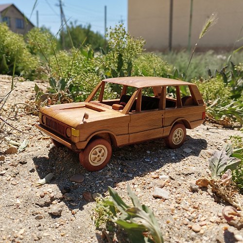 DarumPro Custom made toy car model Range-Rover Classic
