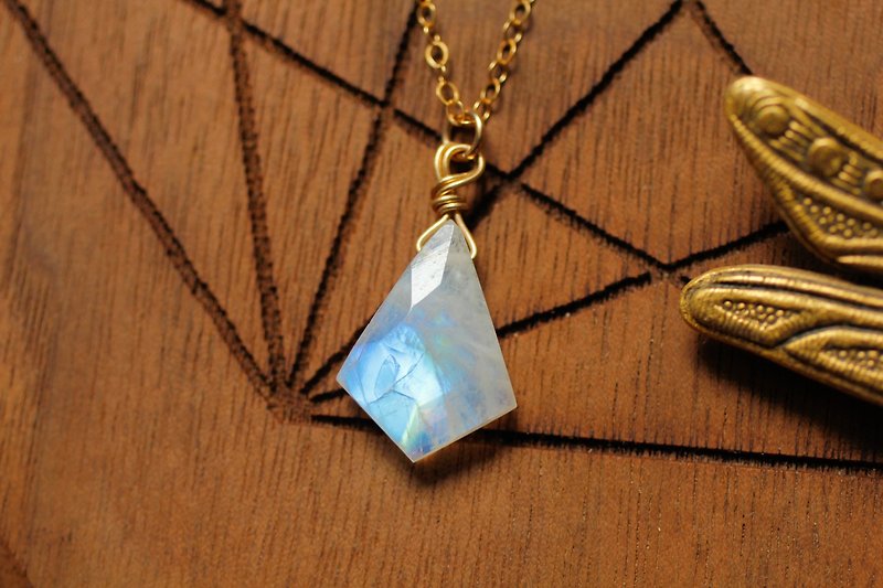 Moon Fragment Ice Blue Moonstone 14KGF Gold-coated Chain One Item One Picture - Collar Necklaces - Gemstone White