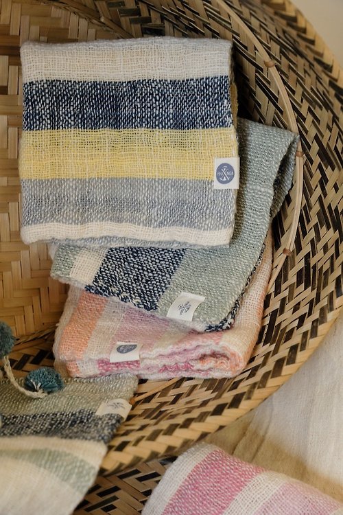 洋嘎-天然染織居家生活 純淨原棉天然染/植物染 手織雙層手帕方巾