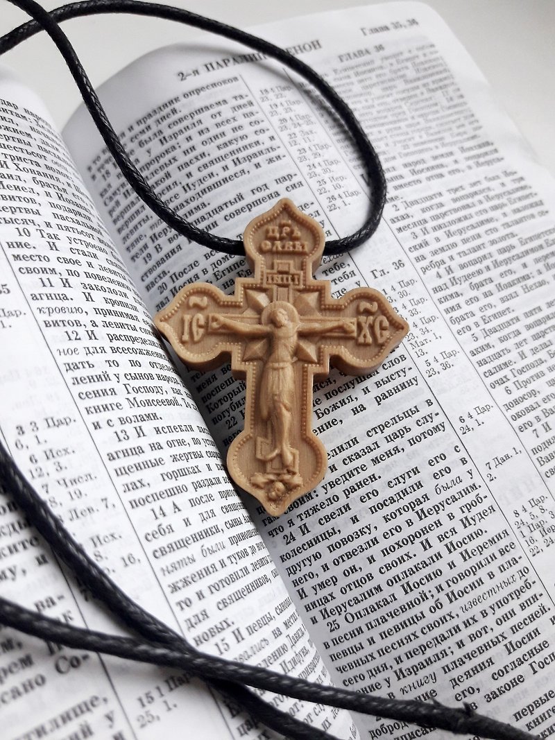 Orthodox hornbeam cross,  mens cross, wooden pendant, faith, religious amulet - สร้อยคอ - ไม้ สีเทา
