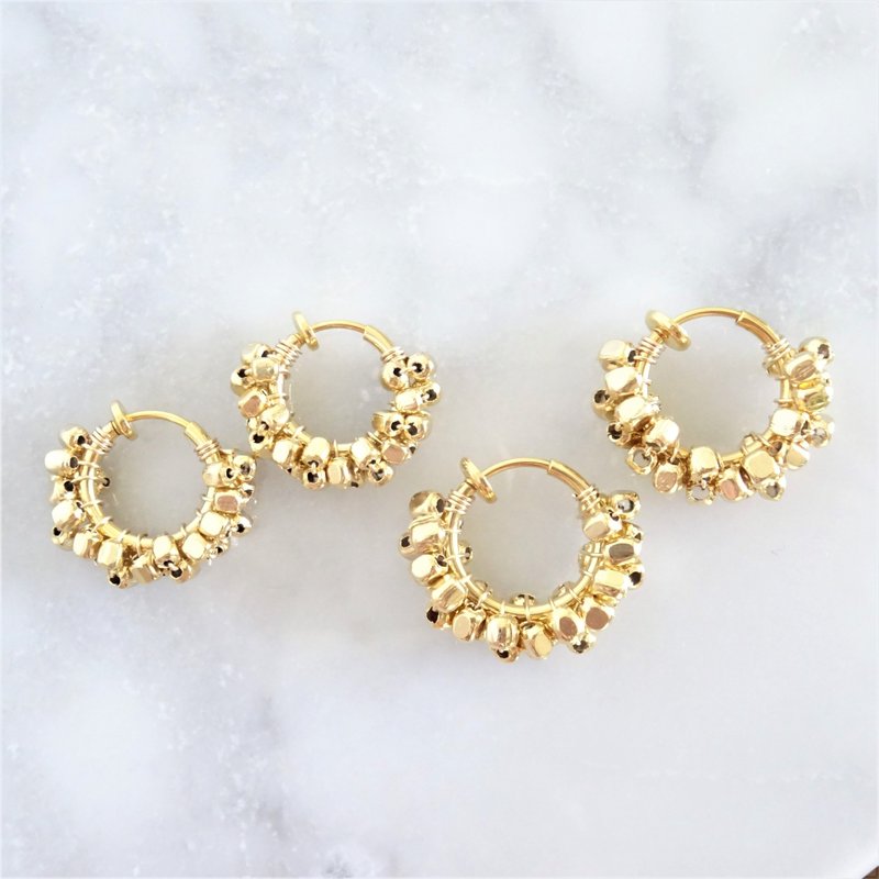 gold square metal*wrapped hoop earring耳夾式 - ピアス・イヤリング - 金属 ゴールド