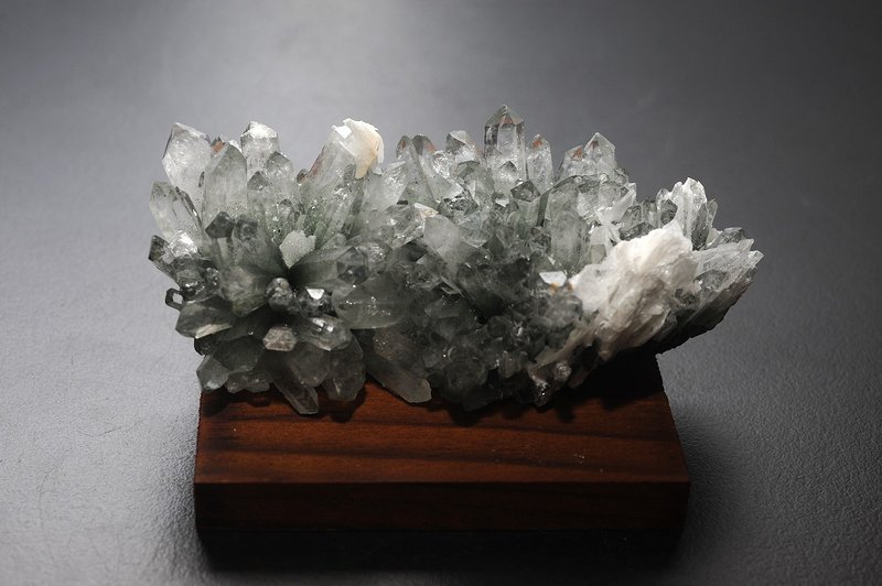 綠幽靈水晶 礦石/水晶/靈修/開運/招財/破煞/防小人 - 擺飾/家飾品 - 水晶 