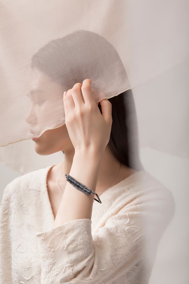 Calligraphy 墨摺 破體手環 Oxidized Silver Bangle/Bracelet - 手鍊/手環 - 純銀 黑色