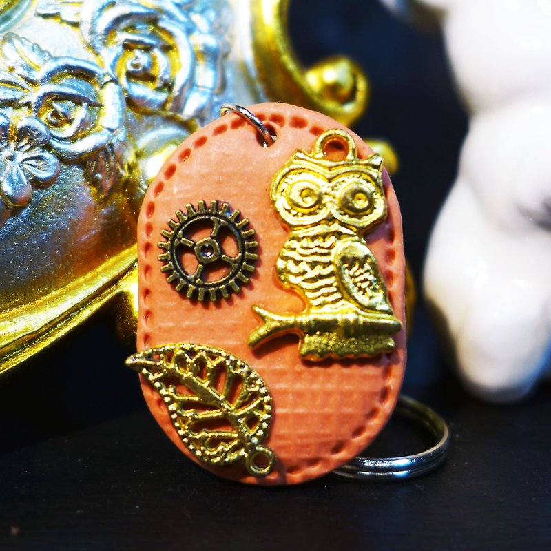 [Saturn] Yuan imitation leather retro style temperament pale orange owl hope keychain | Personalized Party Series: Sunrise | [Saturn Ring] This is Party: Sunrise | Fimo metal composite creation. Waterproof material. Necklaces can be changed - ที่ห้อยกุญแจ - วัสดุกันนำ้ สีส้ม