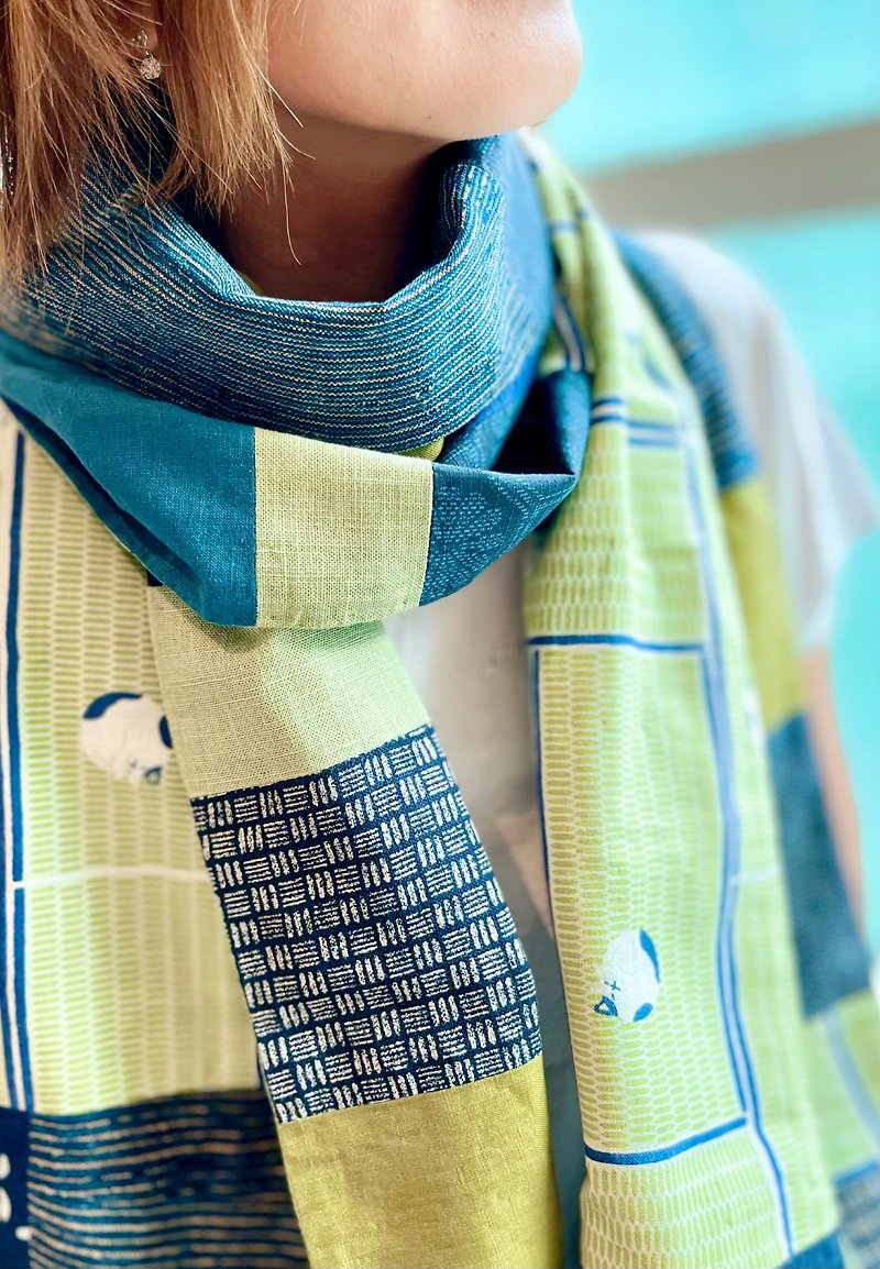 Unique/handmade scarf/vintage Japanese traditional pattern and white cat/cotton - Knit Scarves & Wraps - Cotton & Hemp Multicolor