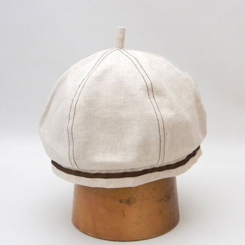 ステッチを利かせたシンプルなベレー帽。トップのチョボもポイントです。丸みのあるフォルムで幅広いコーディネイトに合わせやすいデザインです。【PS0542-Beige】 - 帽子 - 棉．麻 卡其色