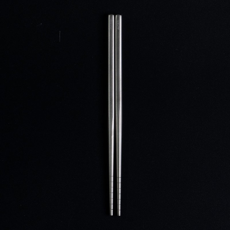 Titanium square chopsticks-extremely lightweight tableware-with storage bag-230mm/195mm - Chopsticks - Other Metals Silver