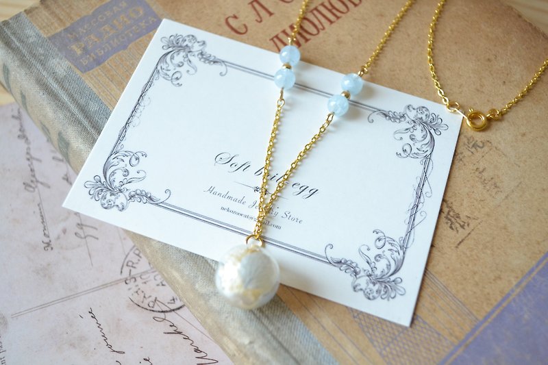 Aquamarine Crystal with 18k gold bead and Real flower glass globe necklace - สร้อยคอ - แก้ว สีน้ำเงิน