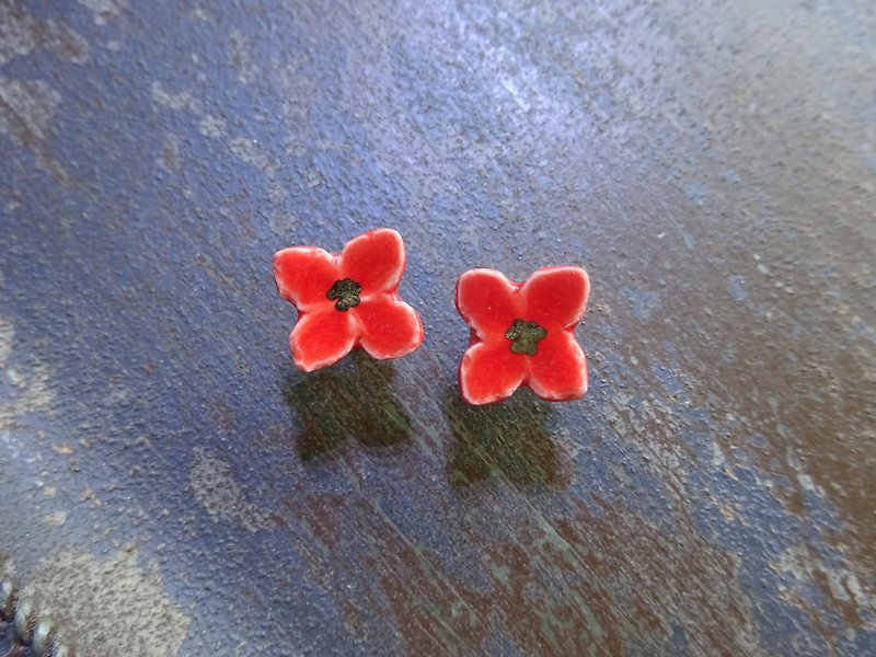 Small flower pieace / earring / red - Earrings & Clip-ons - Pottery Red