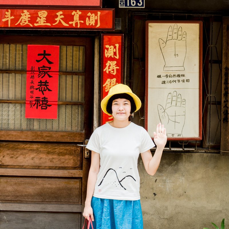 【換季特賣】小孩的山水畫 / 棉製上衣 / t-shirt - 女短褲/五分褲 - 棉．麻 白色