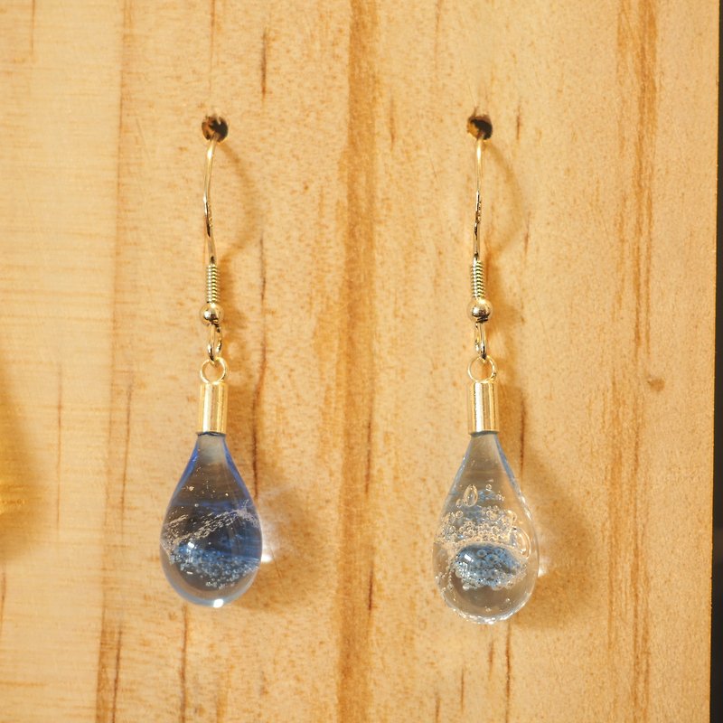 แก้ว ต่างหู สีน้ำเงิน - teardrop glass earrings
