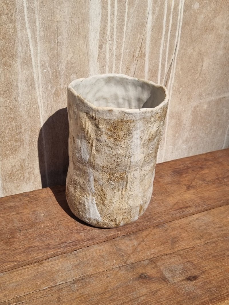 【Return to Cellular Life】 Stone Hand-Pressed Vase-Lifestyle Food Vessels Pottery Bottles and Pottery - Pottery & Ceramics - Pottery Khaki