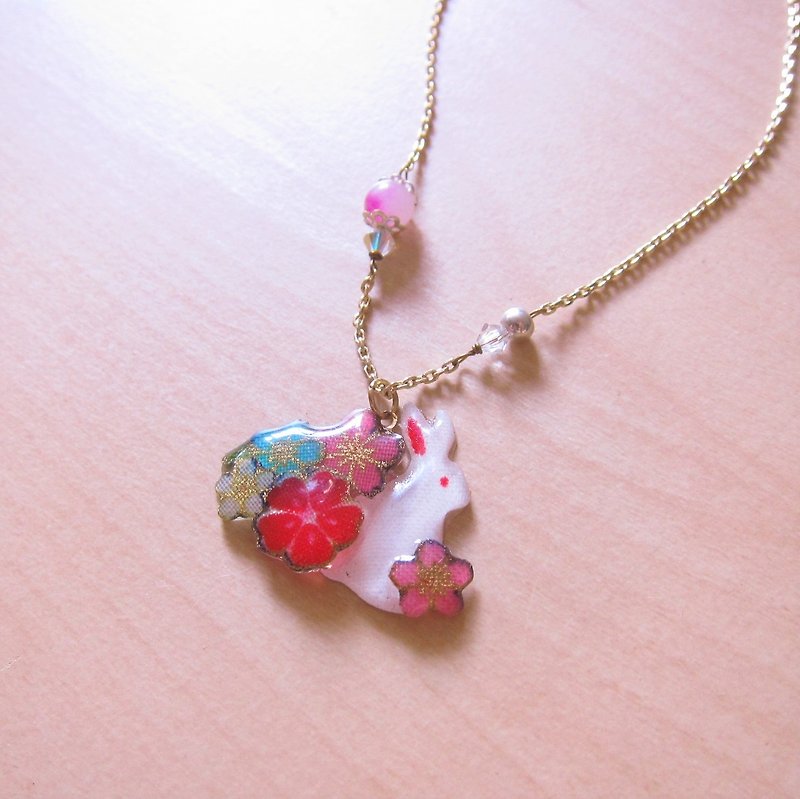 Two-tone pink Stone bunny (golden) // 2nd use ornaments / cloth ornaments / hand-made necklace of small white rabbits in the cluster - สร้อยติดคอ - ผ้าฝ้าย/ผ้าลินิน 