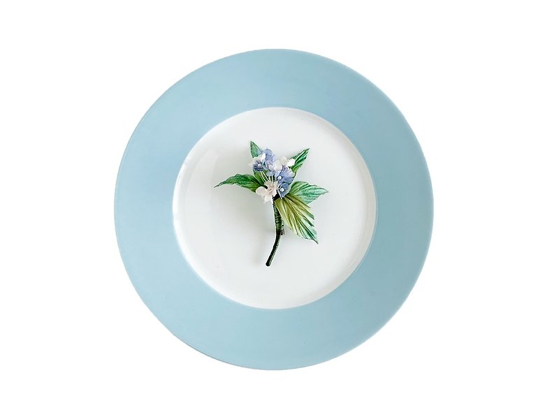 Corsage : 絹の草花  (ブルー×白) - コサージュ - シルク・絹 ブルー