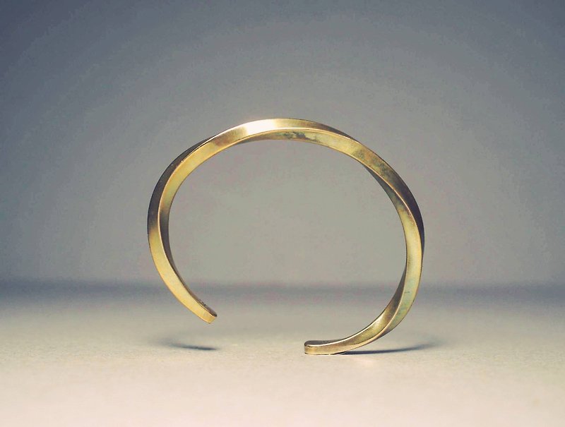 Simple hand twisting Bronze ring Concise_ twist Brass cuff Bracelet - Bracelets - Copper & Brass Gold