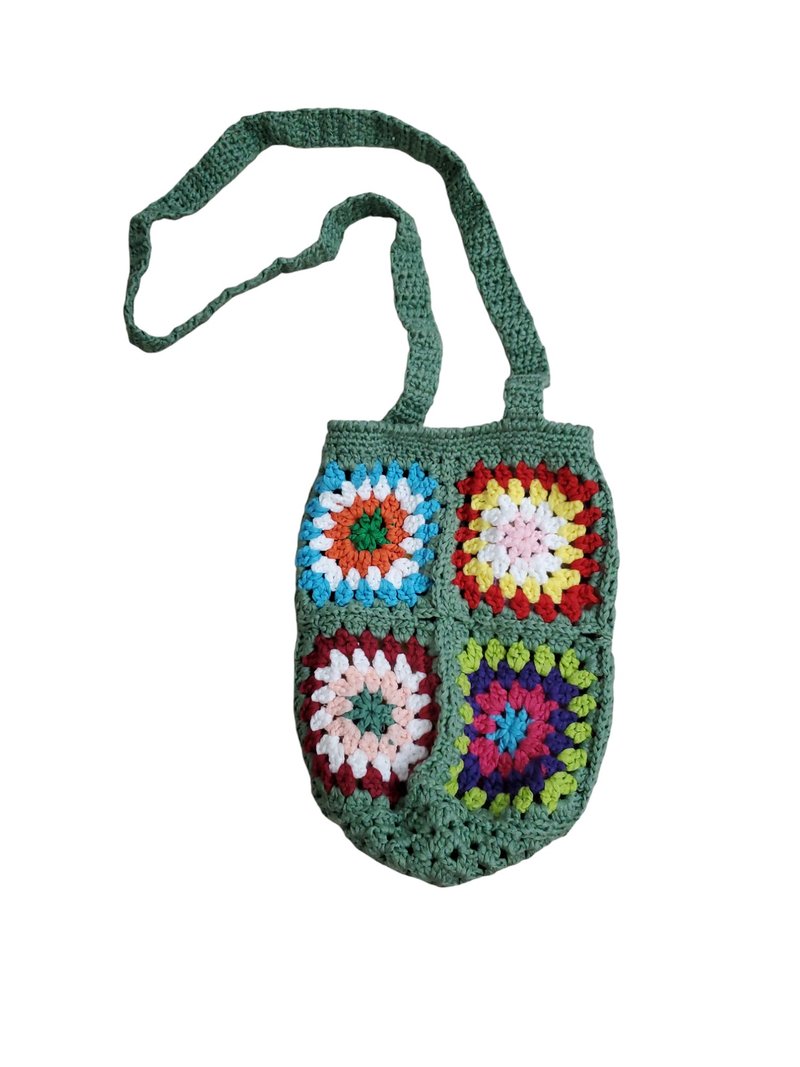 Wear politely with floral totem granny hook knitted shoulder bag - กระเป๋าแมสเซนเจอร์ - ผ้าฝ้าย/ผ้าลินิน สีเขียว