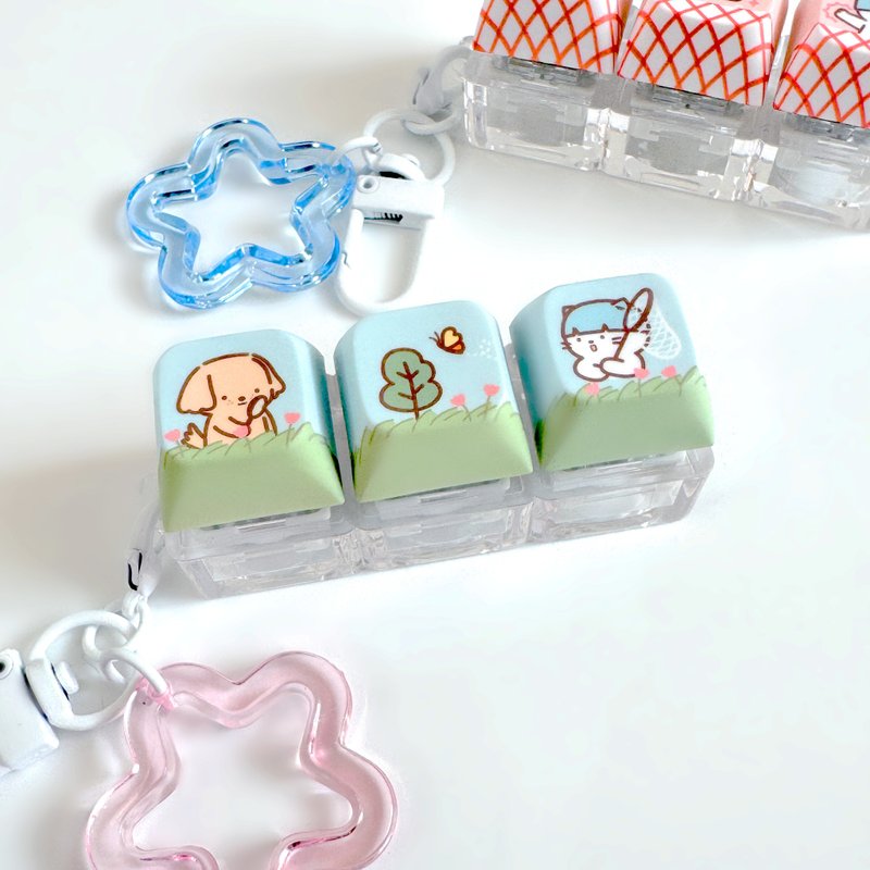 Catching Butterfly Keycaps Keychain Fidget Keyring - 吊飾/掛飾 - 塑膠 