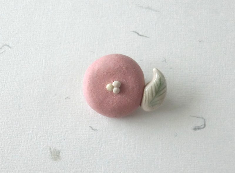 石下 / 𥌓色 花 陶瓷扣針 胸針 別針 - 胸針 - 陶 粉紅色