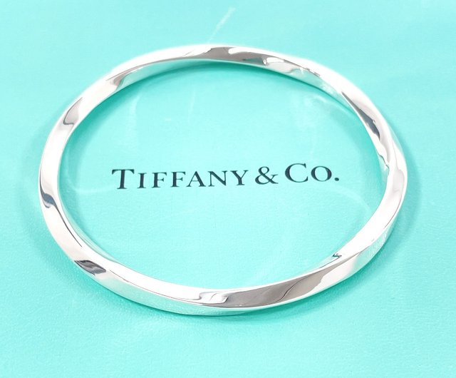 Tiffany & Co. ナイフエッジバングルブレスレットシルバー